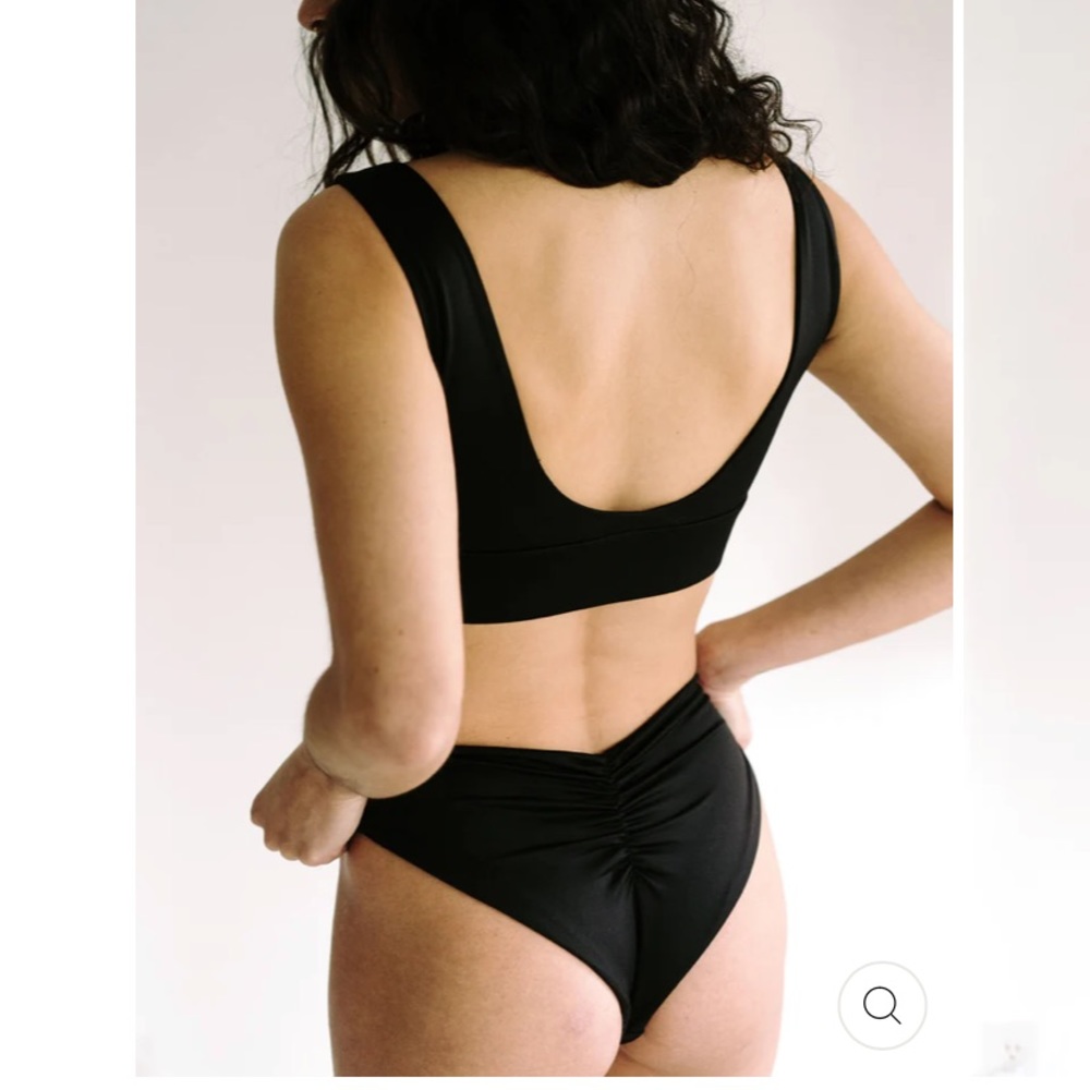 XS high-leg scrunch bikini bottom in matte black